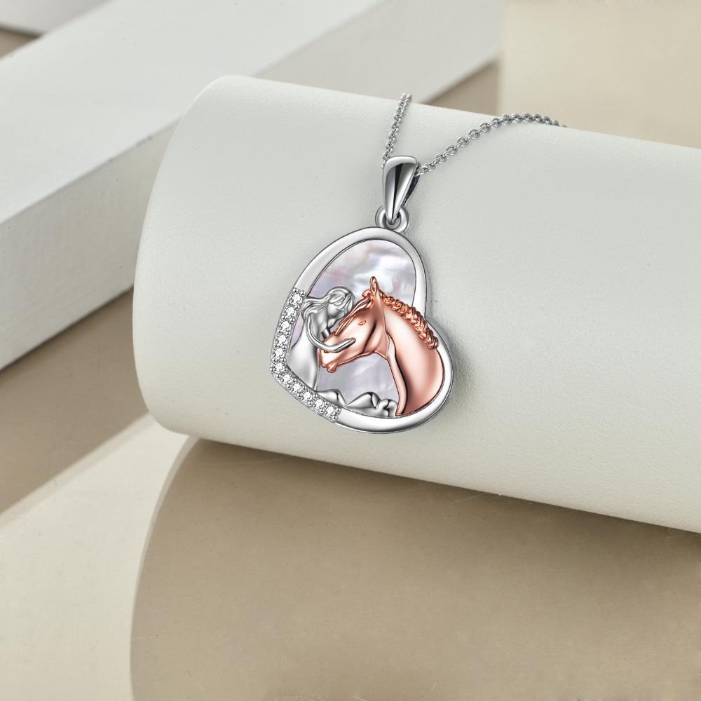 Collar con colgante de corazón de caballo de plata de ley para mujeres y niñas