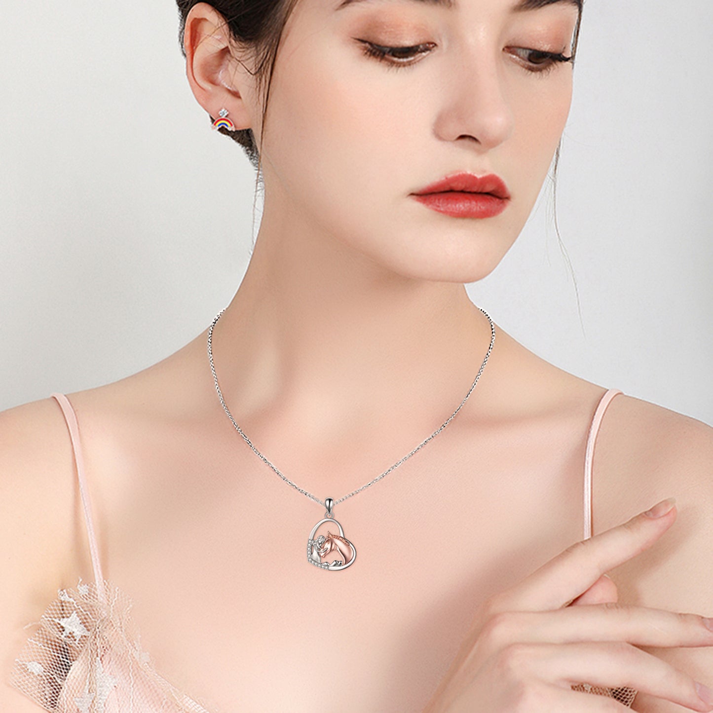 Collar con colgante de corazón de caballo de plata de ley para mujeres y niñas