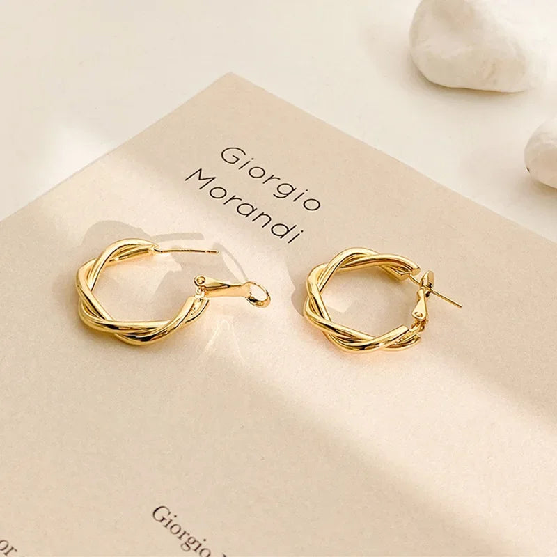 Pendientes de aro coreanos de Color dorado para mujer, aretes de Metal elegantes