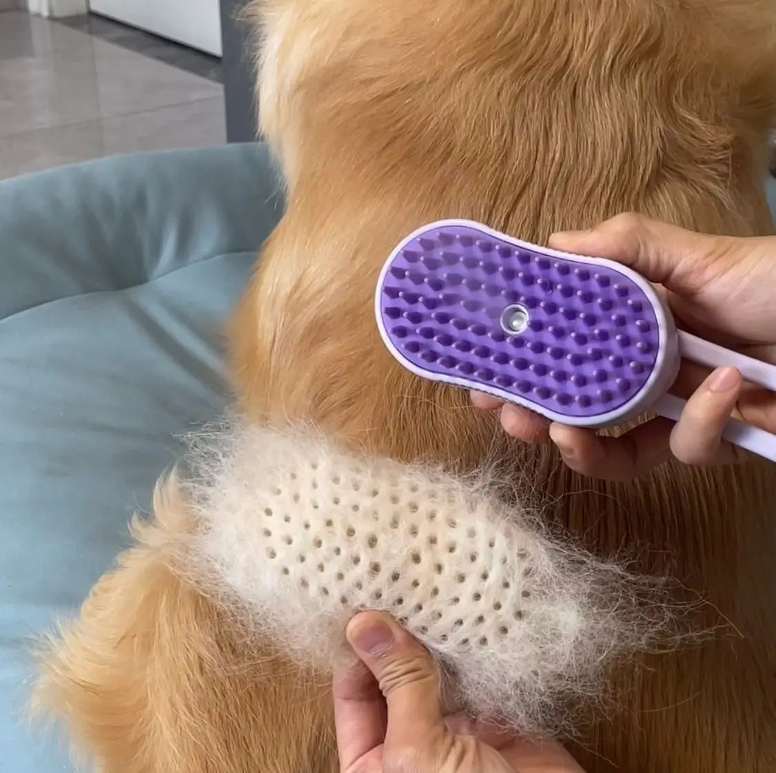 Nuevo peine en aerosol para mascotas para gatos y perros, peine eléctrico para depilación con pulverizador, cepillo de masaje antivuelo con una tecla, masaje limpio