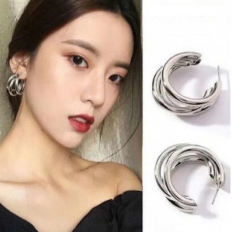 Pendientes de aro coreanos de Color dorado para mujer, aretes de Metal elegantes