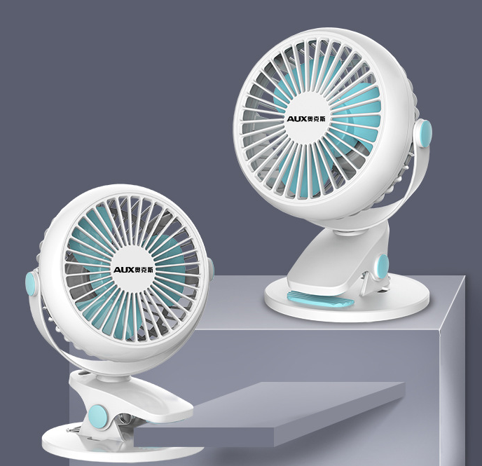 Mini Clip-On USB Desk Fan 