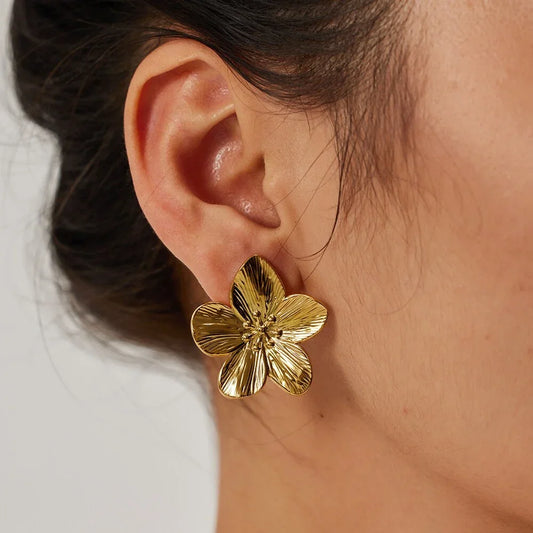 Pendientes de tuerca de flor de Color dorado Vintage francés, pendientes de aleación de moda para mujer, joyería de fiesta de lujo de moda