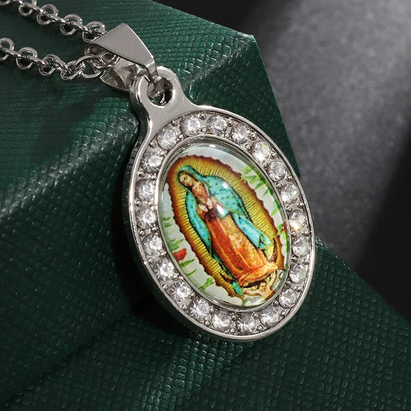 Colgante de acero inoxidable de la Virgen María católica clásica para mujer, collar de Guadalupe, amuleto religioso de la suerte, regalo de joyería