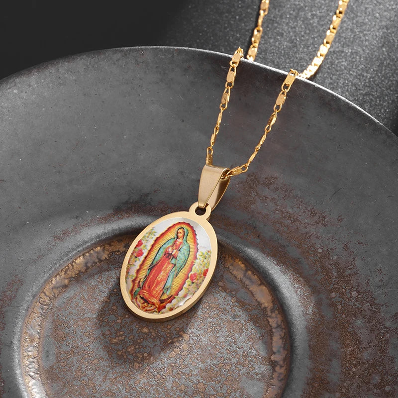 Colgante de acero inoxidable de la Virgen María católica clásica para mujer, collar de Guadalupe, amuleto religioso de la suerte, regalo de joyería