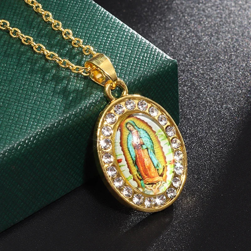 Colgante de acero inoxidable de la Virgen María católica clásica para mujer, collar de Guadalupe, amuleto religioso de la suerte, regalo de joyería