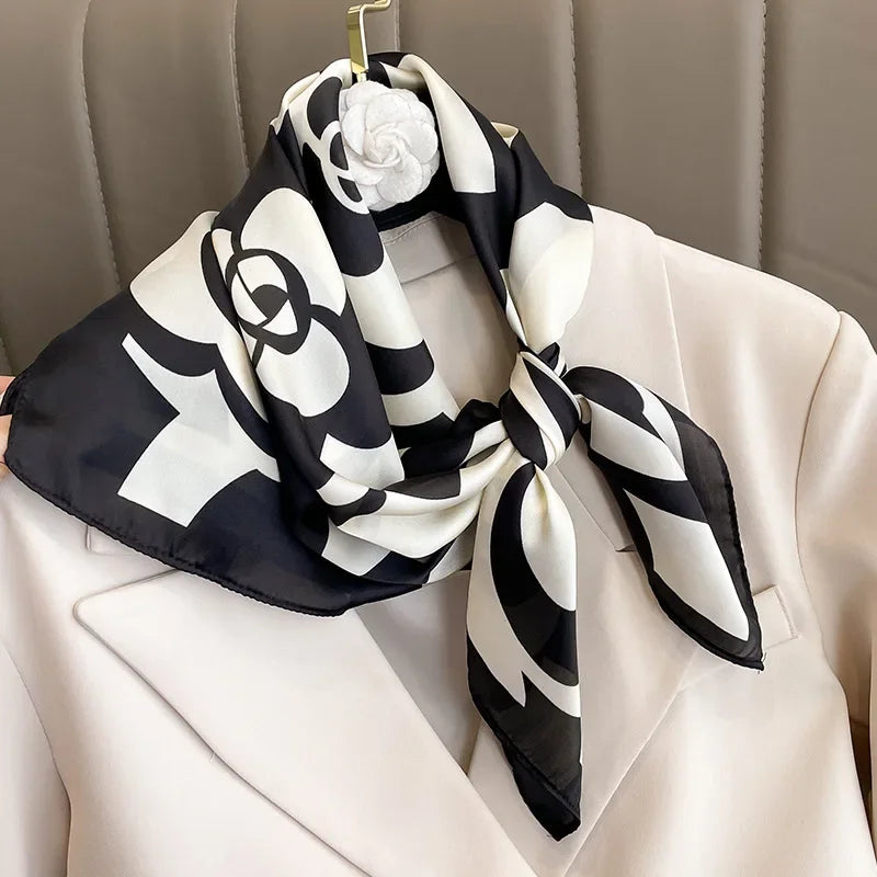 Bufanda cuadrada de seda con estampado de diseño de lujo para mujer, bandana de caballo de satén suave, pañuelo para el cuello, Hijab de oficina, diadema, Foulard, bolsa, cintas de regalo