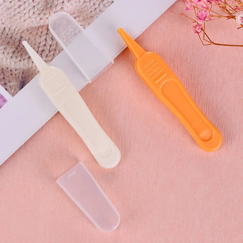 Pinza de cabeza redonda para limpieza del ombligo de la nariz del bebé, cuidado de seguridad para niños, pinzas infantiles, limpiador Nasal de oreja, pinzas de limpieza, herramientas, 1PC