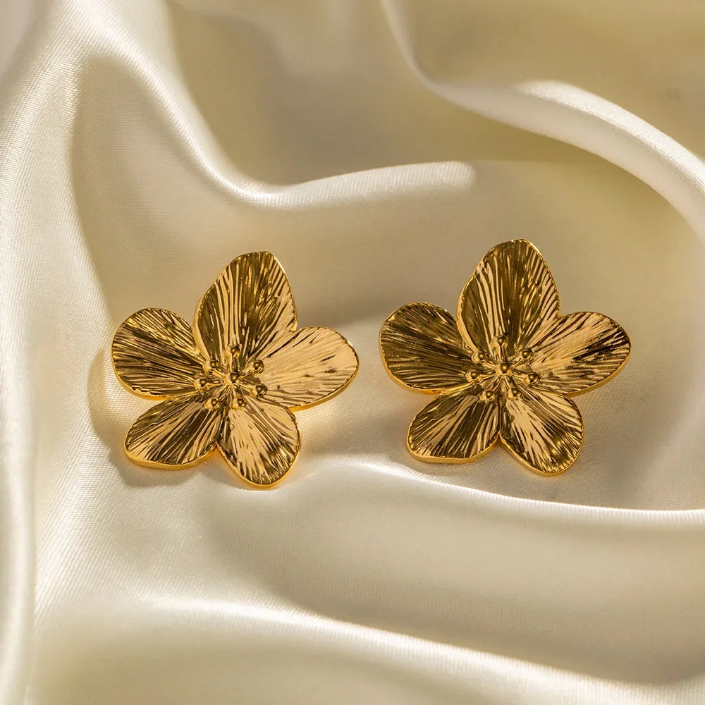 Pendientes de tuerca de flor de Color dorado Vintage francés, pendientes de aleación de moda para mujer, joyería de fiesta de lujo de moda