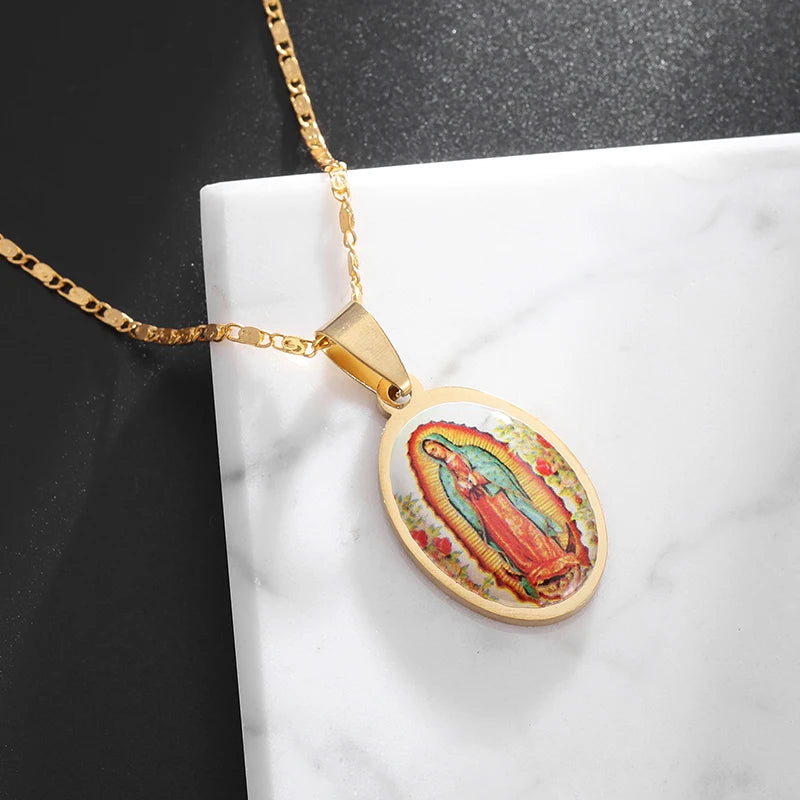 Colgante de acero inoxidable de la Virgen María católica clásica para mujer, collar de Guadalupe, amuleto religioso de la suerte, regalo de joyería