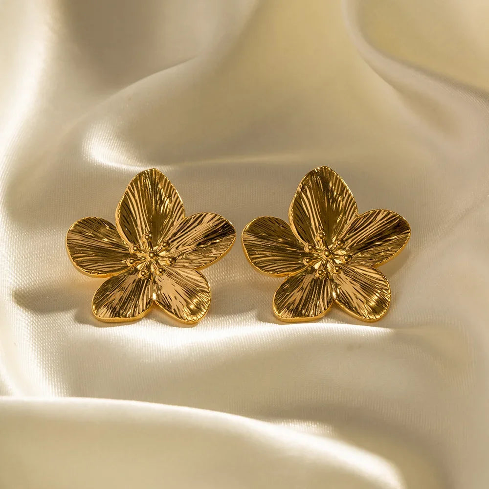 Pendientes de tuerca de flor de Color dorado Vintage francés, pendientes de aleación de moda para mujer, joyería de fiesta de lujo de moda