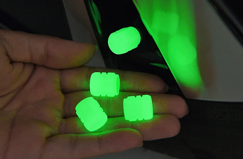 Tapas de válvulas luminosas para neumáticos de coche, cubierta fluorescente de 1/4 piezas que brilla en la oscuridad, rueda para tapones de motocicleta y bicicleta, decoración de cubo de neumático