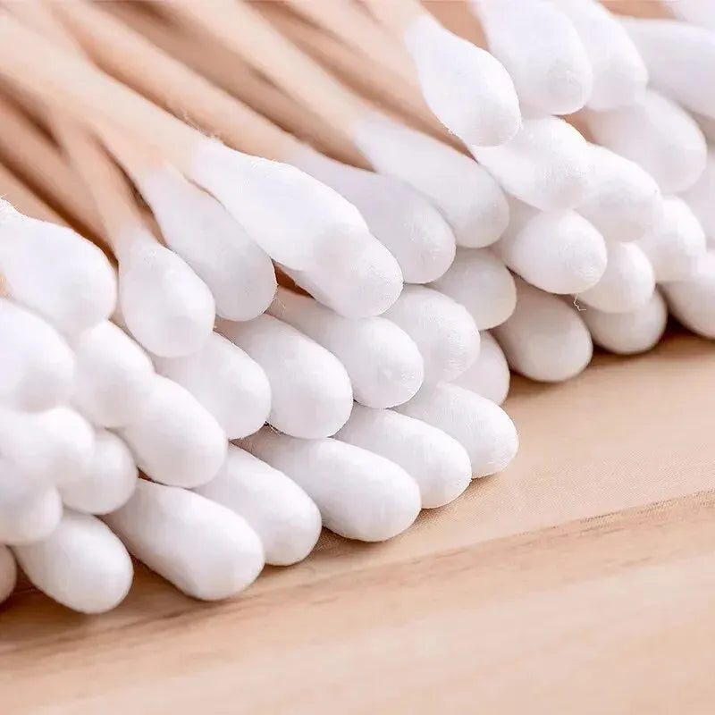 200 Pieces Double Ended Wooden Cotton Swabs Makeup Cleaning 